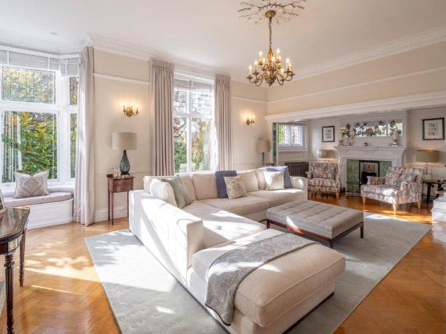 House for rent in Belsize Park, Greater London