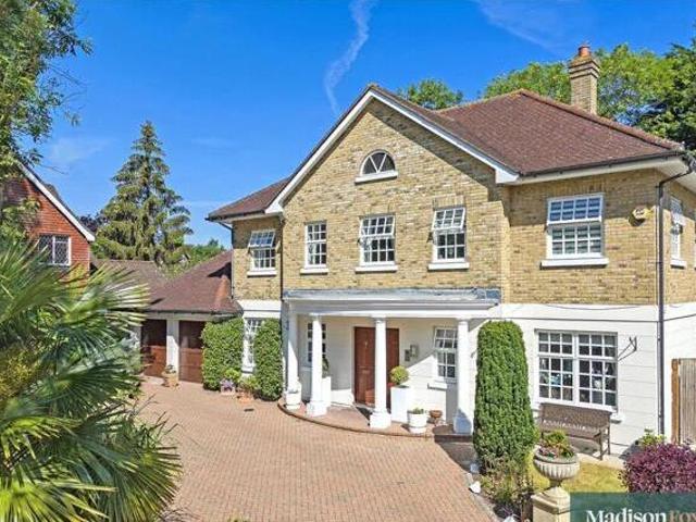 House for sale in Chigwell, Epping