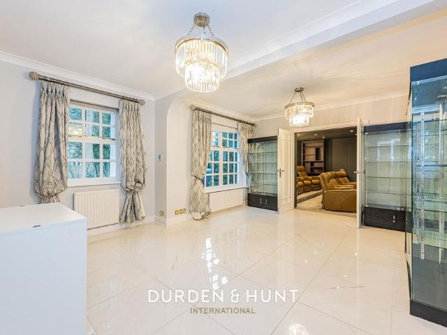 House for rent in Chigwell, Epping
