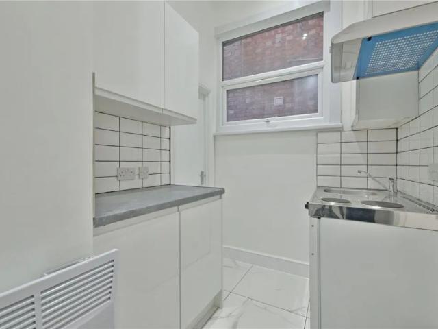 Apartment for rent in Woodside Park, Greater London
