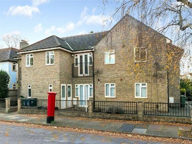 Apartment for rent in North Sheen, Greater London