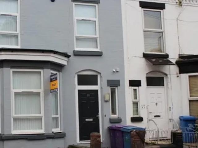 House for rent in Calderstones