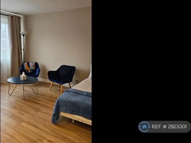 Apartment for rent in Woodside Park, Greater London
