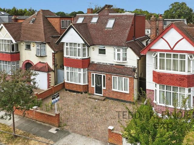 House for rent in Old Malden, Greater London
