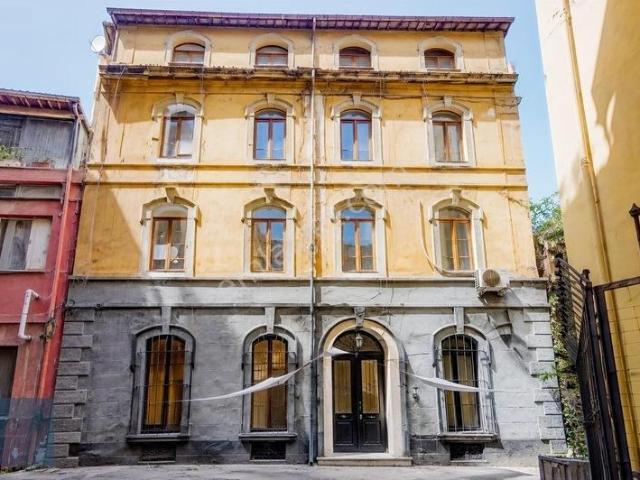 Beyoğlu, İstanbul içerisinde satılık Bina