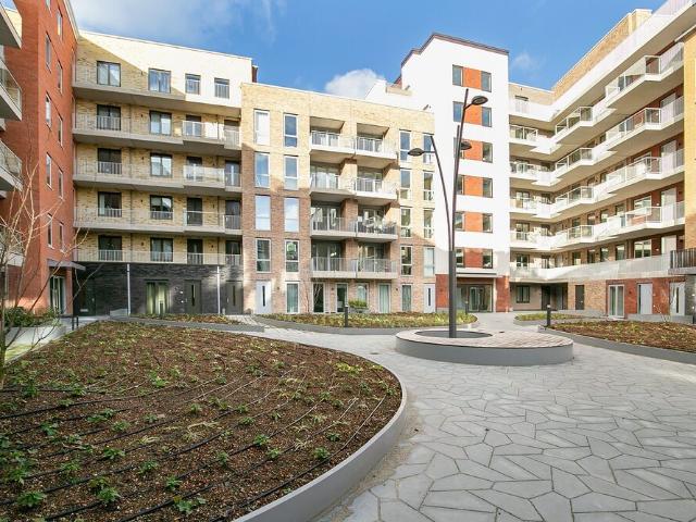 Appartement te huur in Diemen, Noord Holland