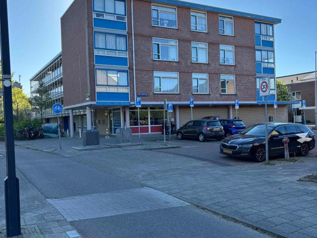 Appartement te huur in Sloten, Amsterdam