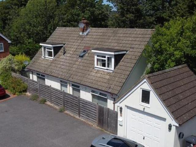 House for sale in Fole, Surrey