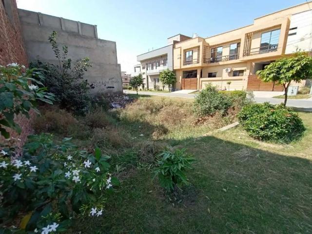 Land for sale in Faisalabad, Islamabad Capital Territory