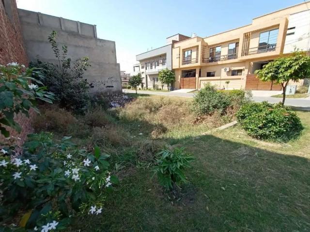 Land for sale in Faisalabad, Islamabad Capital Territory