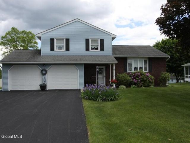 House for sale in Latham
