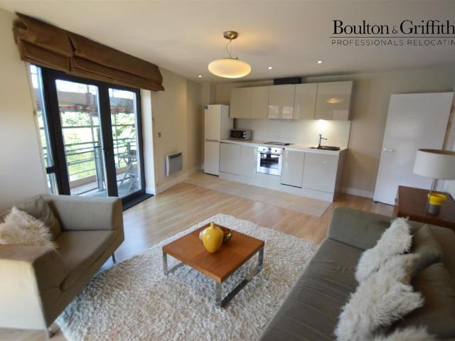 Apartment for rent in Cardiff Bay, Falcon Lodge