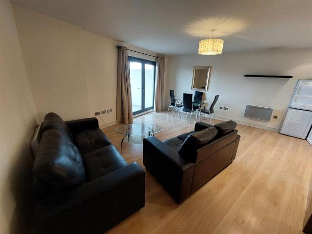 Apartment for rent in Cardiff Bay, Falcon Lodge