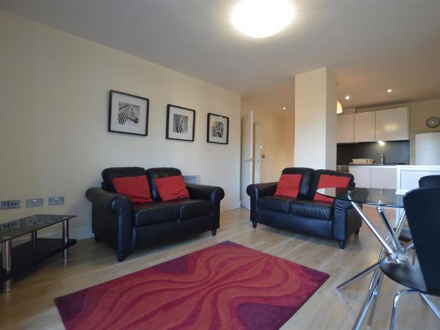 Apartment for rent in Cardiff Bay, Falcon Lodge