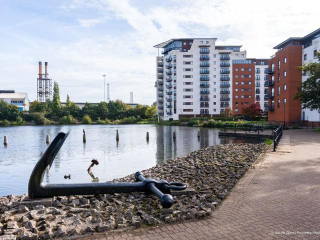 Apartment for rent in Cardiff Bay, Falcon Lodge