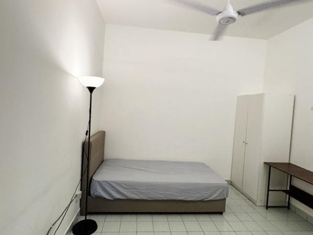 Room for rent in Petaling, Damansara Damai