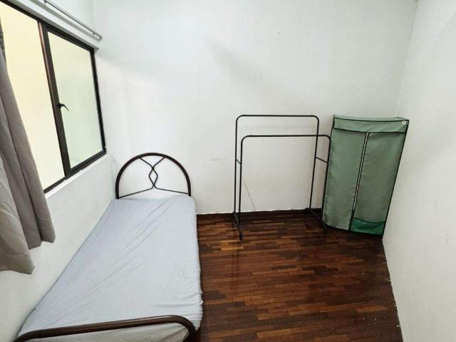 Room for rent in Petaling, Alam Impian