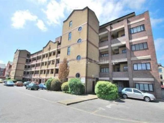 Studio for rent in Phippsville, Northampton