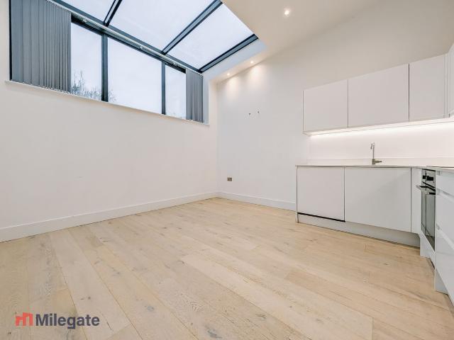 Apartment for rent in Colindale, Greater London