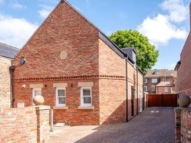 House for rent in High Field, York