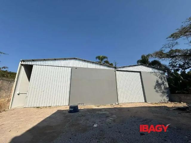 Galpão aluguel em Ribeirão da Ilha, Desterro