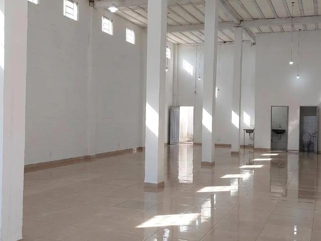 Galpão aluguel em Jardim Goiás, Goiânia
