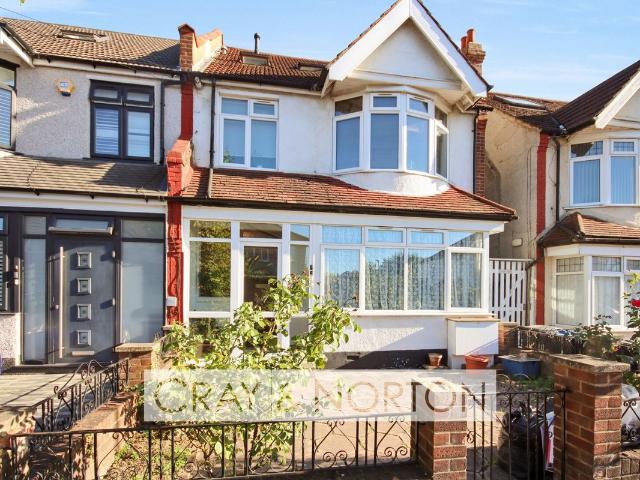 Studio for rent in London Borough of Croydon, Greater London