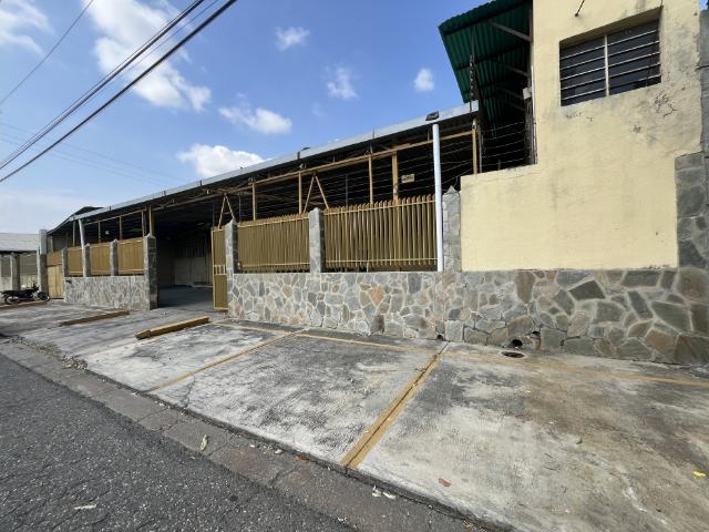 Galpón en venta en La Quizanda, Valencia