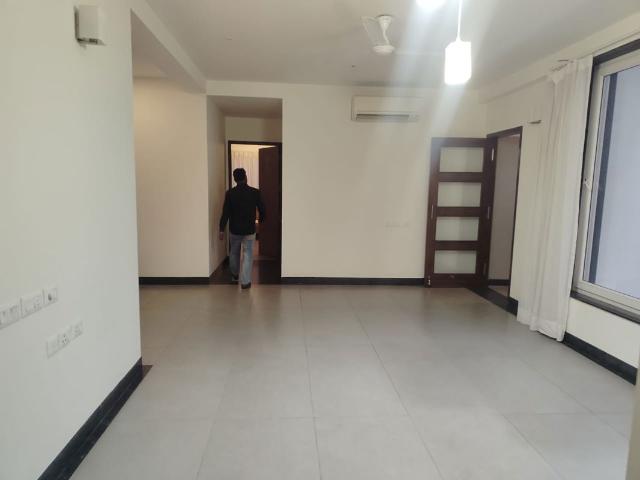 Property for rent in Deri