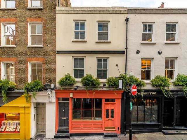 Apartment for rent in Soho, Greater London