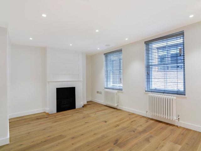 Apartment for rent in Soho, Greater London