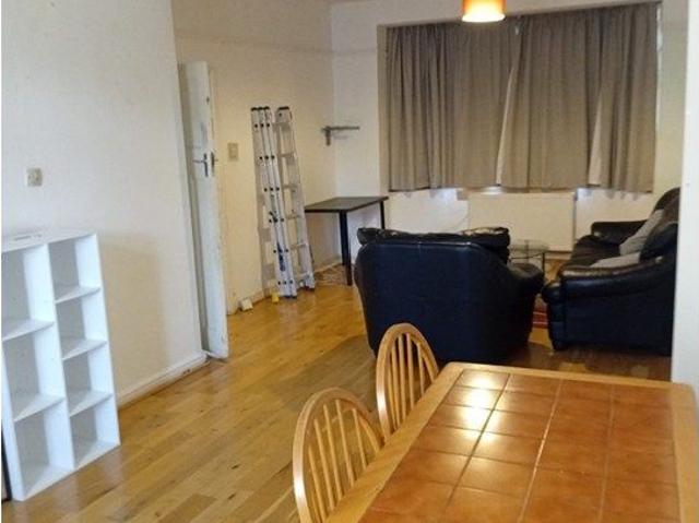 House for rent in Gants Hill, Greater London