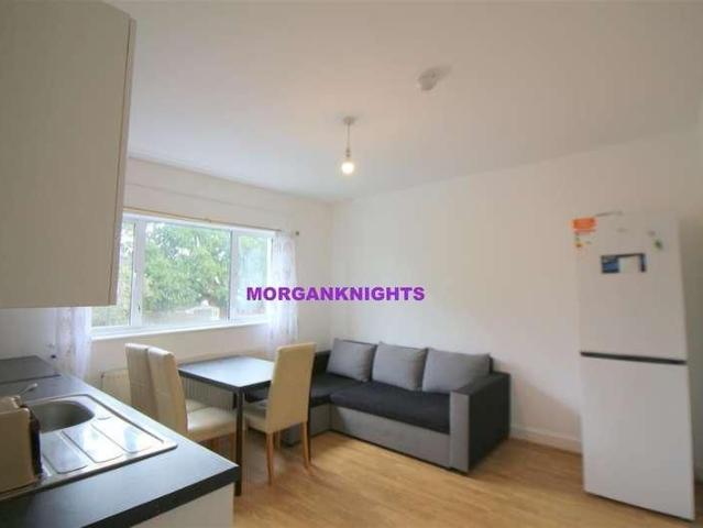 Apartment for rent in Gants Hill, Greater London