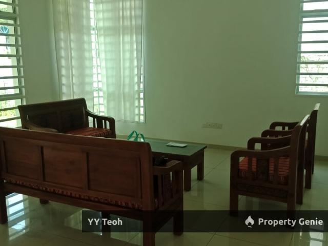 House for sale in Malaka