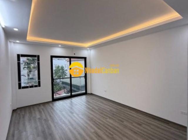 Nhà mặt phố bán