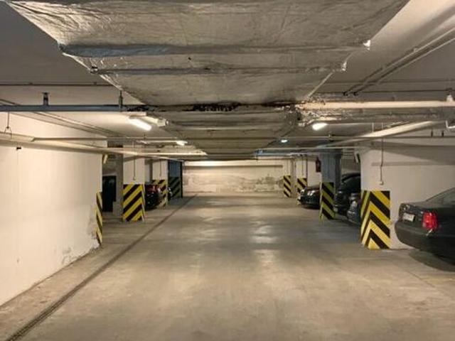 Garaż do wynajęcia w Warszawa
