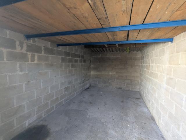 Garage location à Issoudun