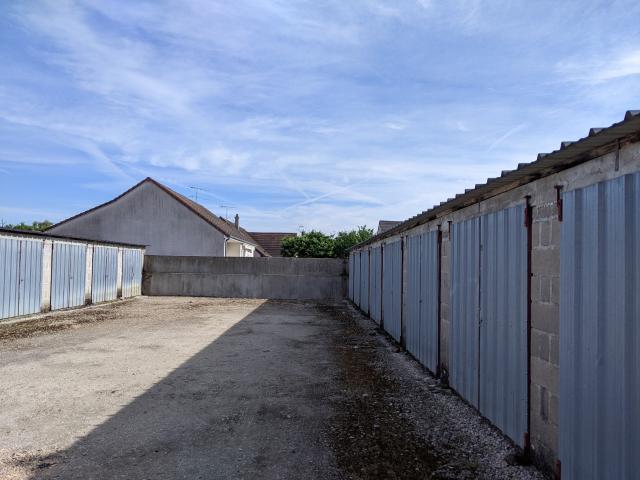 Garage location à Issoudun