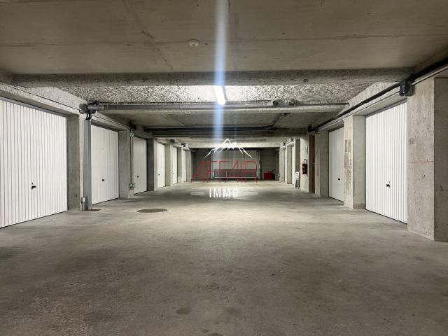 Garage location à Saint-Julien-en-Genevois, Gaillard