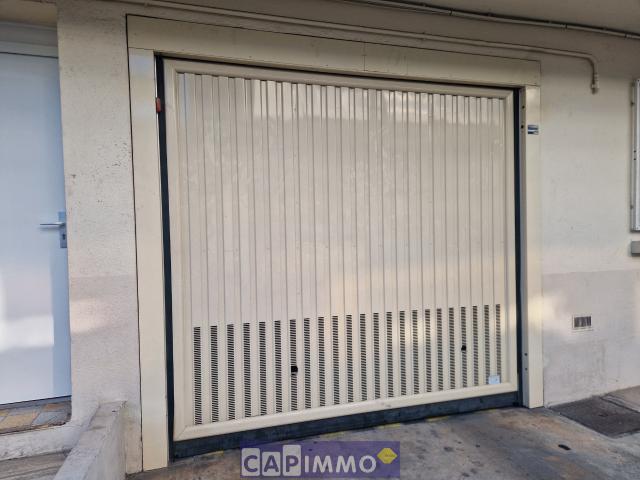 Garage vente à Arrondissement de Toulon, Toulon
