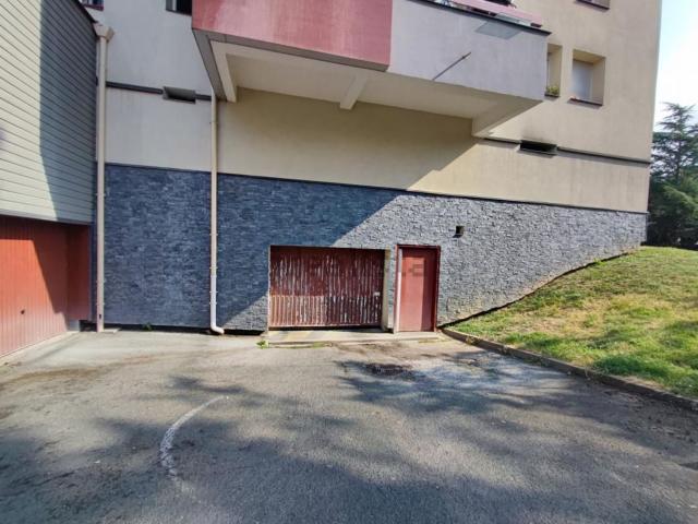 Garage location à Hauts de Saint-Aubin, Angers