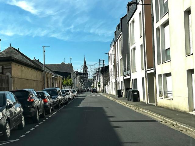Garage vente à Hauts de Saint-Aubin, Angers