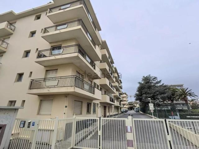 Garage location à La Fontonne, Antibes