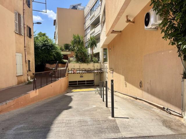 Garage vente à Vieille Ville, Antibes