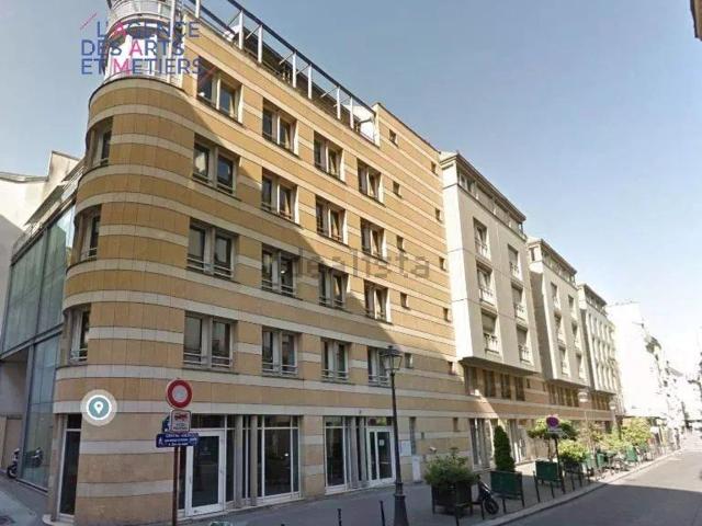 Garage vente à Paris 3e Arrondissement, Paris