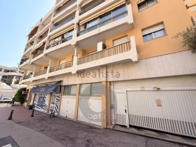 Garage vente à Beausoleil, Alpes-Maritimes