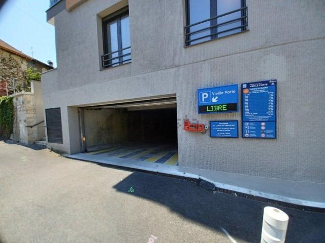 Garage location à Belley, Ain
