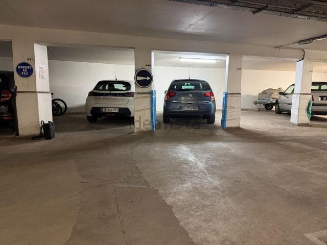 Garage vente à Bordeaux, Port de la Lune, Bordeaux