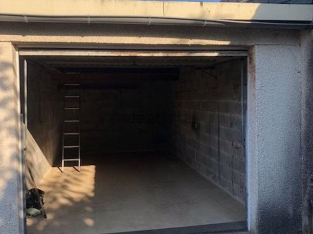 Garage vente à Bordeaux, Port de la Lune, Bordeaux
