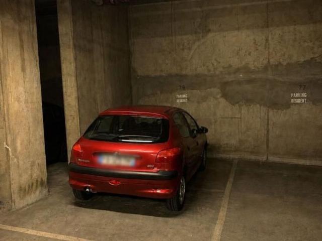 Garage vente à Bordeaux, Port de la Lune, Bordeaux